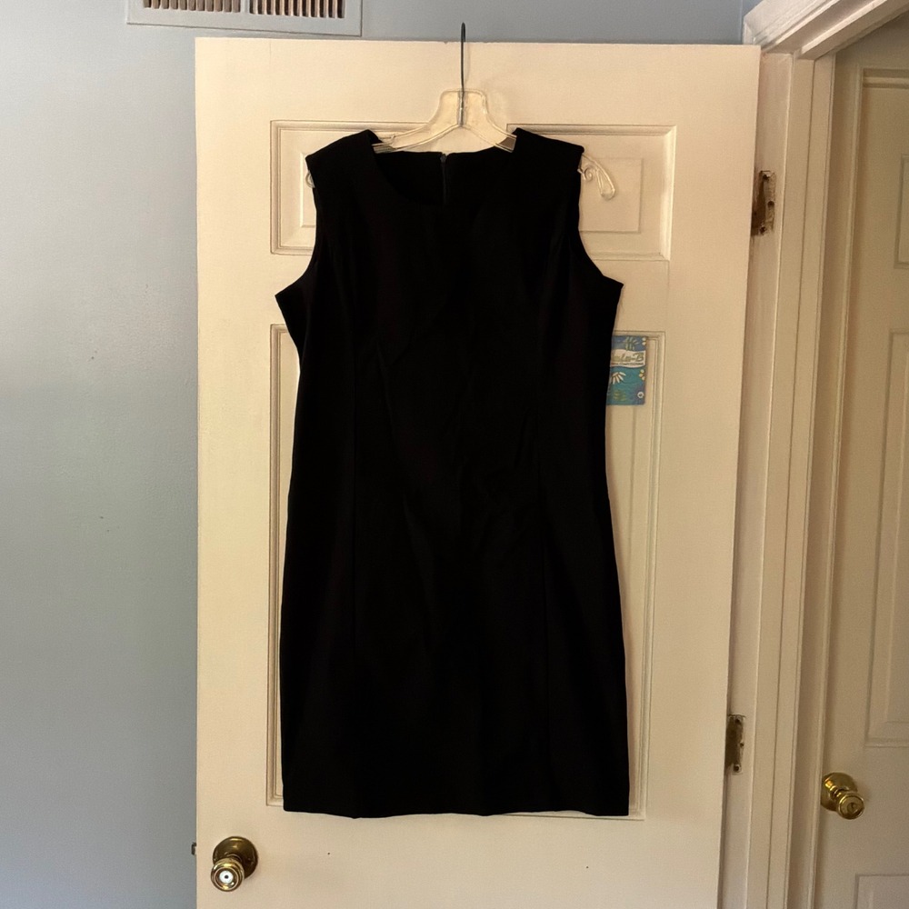 Lulu-B Scoop Neck Dress Black Sleeveless Sheath LBD Career Workwear Casual 8 NEW